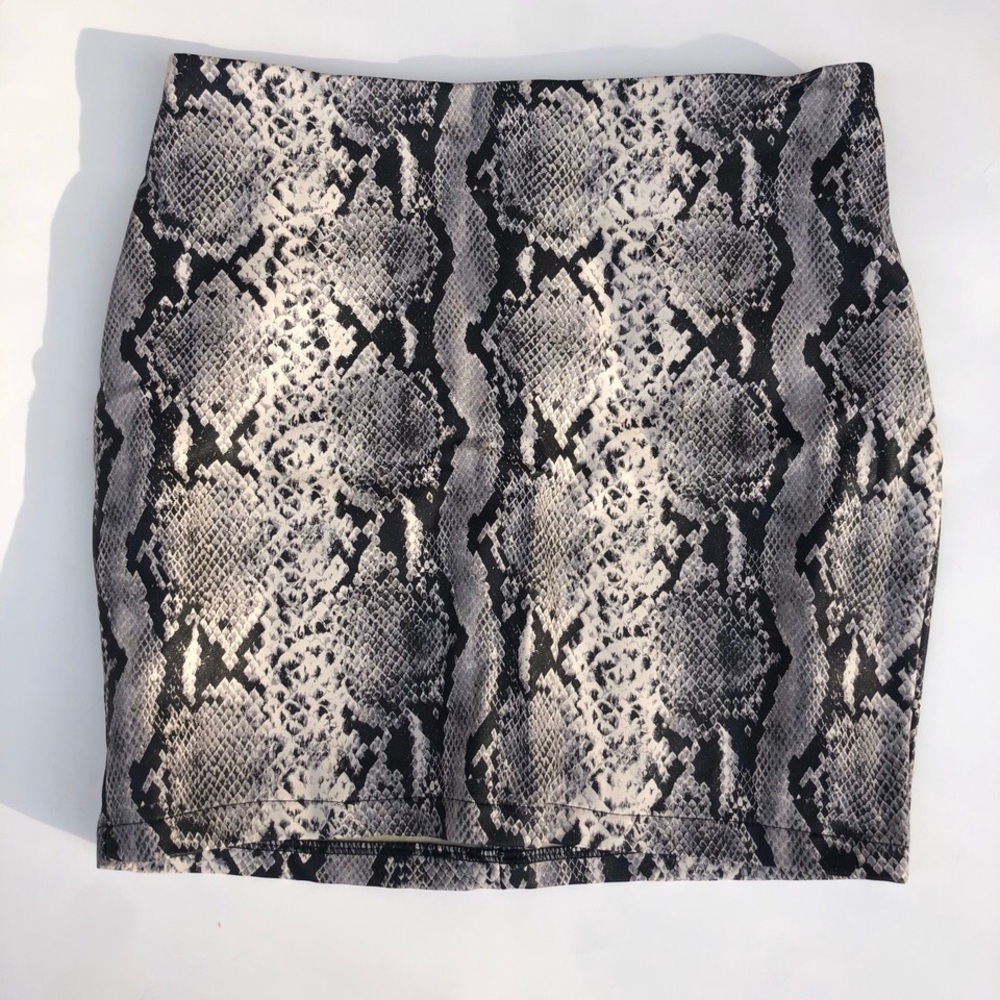 Snakeskin Skirt!